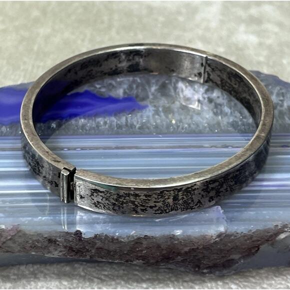 Vintage Southwestern Sterling Silver 9mm Wide Thick Hinged Bangle Bracelet 7” - Picture 2 of 15